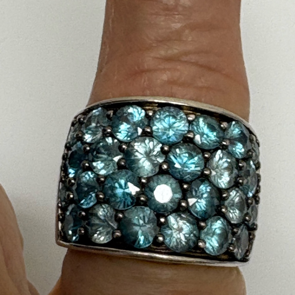 Elegant Blue ZirconGemstone Silver Band Ring - Picture 8 of 8